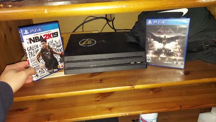 Ps4 With 2 Games