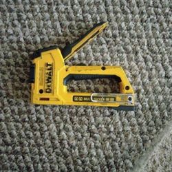 DEWALT MUTI TACKER HAND GUN