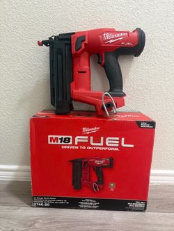 Milwaukee M18 FUEL 18 Gauge Brad Nailer