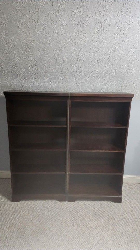 2 Bookshelves