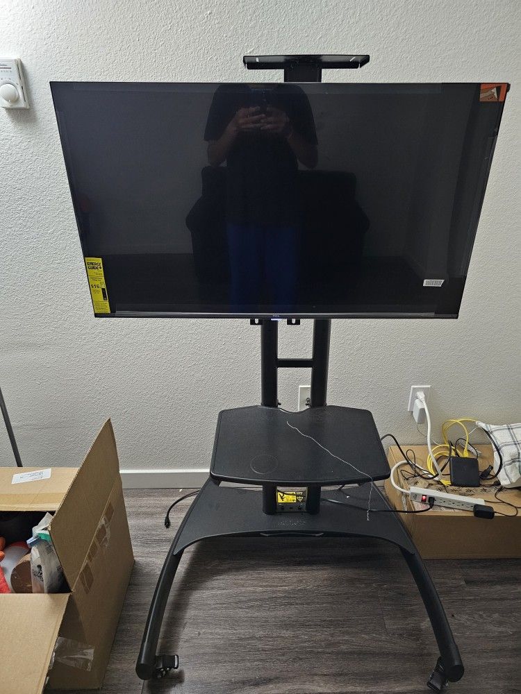 TCL smart TV + stand