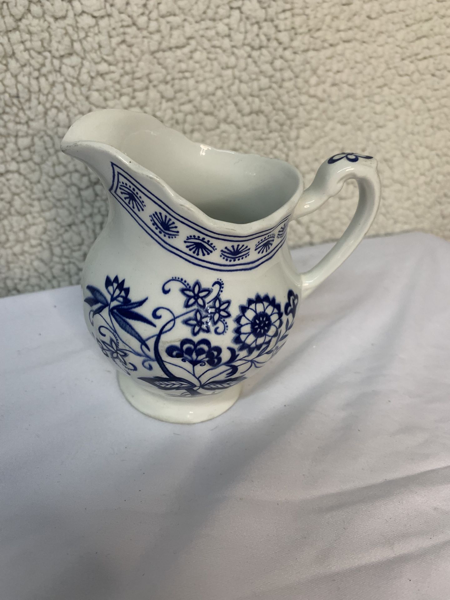 Vintage J & G Meakin England Blue Nordic Onion Design Creamer Classic White