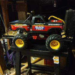 Black Foot RC Truck , Vintage 1986 Classic