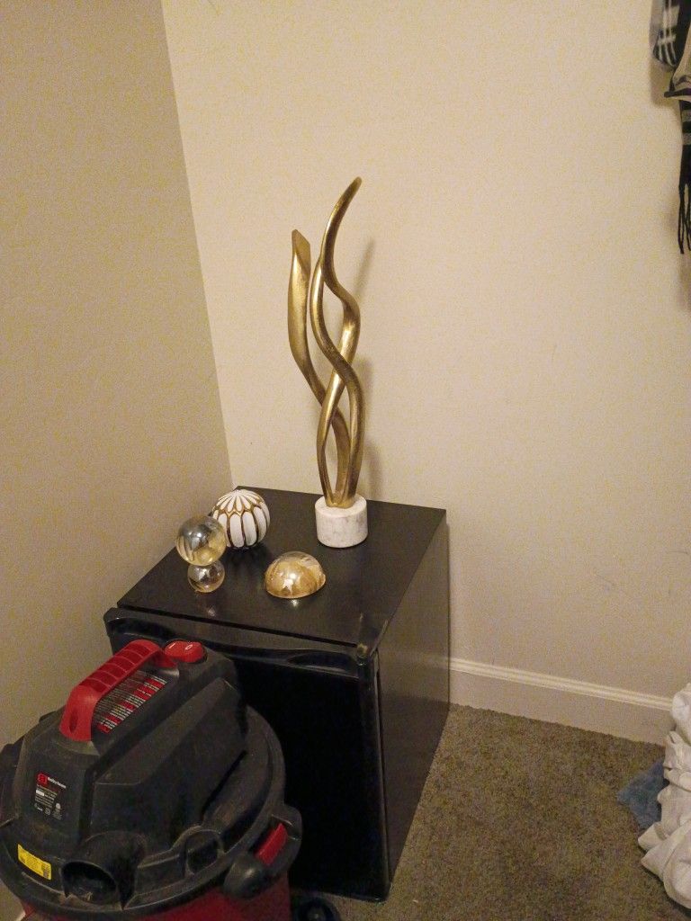 Knick Knacks From Ross