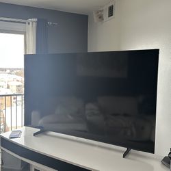 Samsung 65″ 4K UHD Smart TV (UN65KS8000) – Good Condition 