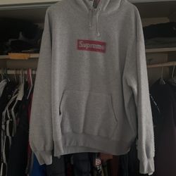 Supreme Hoodie