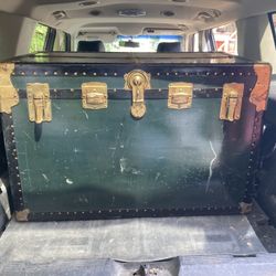 Vintage Green Vacationer Steamer Trunk