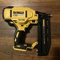 BRAND NEW Dewalt 16g Straight Finish Nailer NEVER USED 