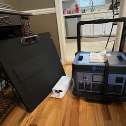 HALO Power Station 1600 + Solar Panels – Never Used!