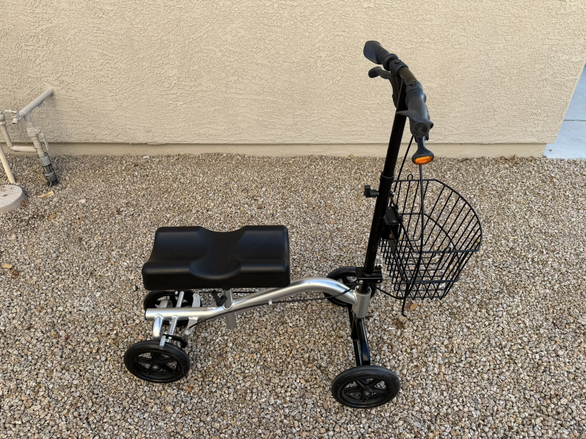 Nova Turning Knee Scooter / Walker