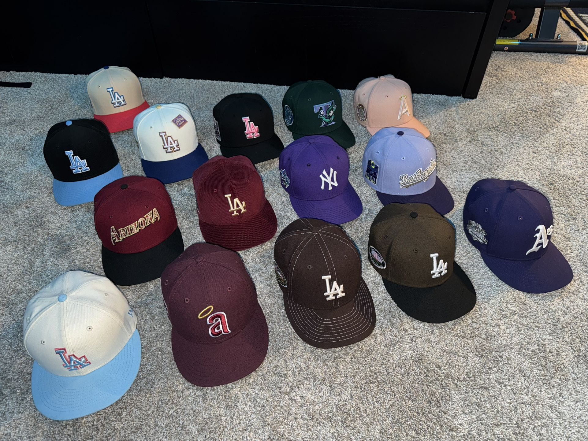 New Era Fitted Hats 7 & 7 1/8