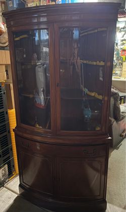Corner curio