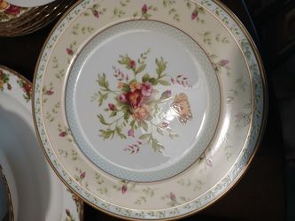 Royal Albert Rare Design! Seasons Of Color! Goes With Old Country Roses