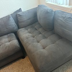 3 PIECE SECTIONAL GREAT QUALITY MOVING SO NEED GONE 