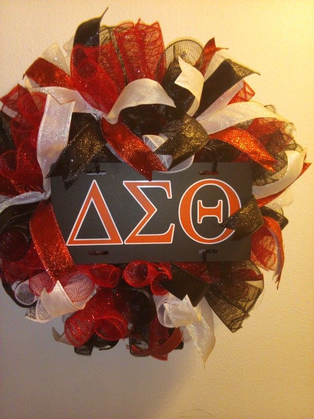 Delta Sigma Theta Wreath