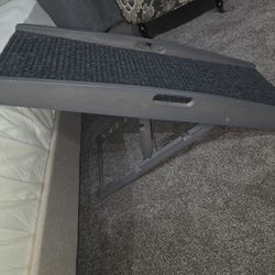 PORTABLE ADJUSTABLE HEIGHT PET RAMP