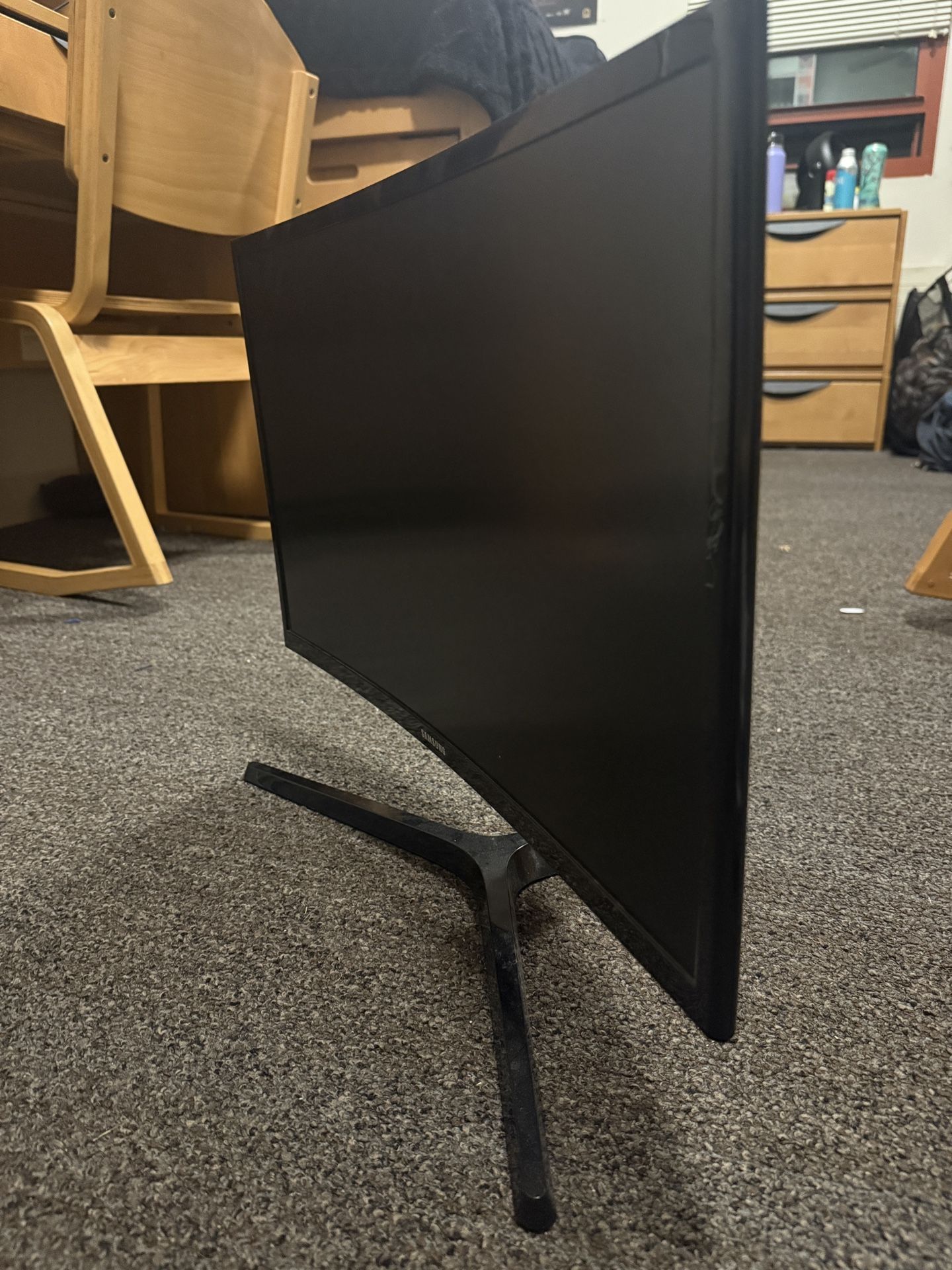 SAMSUNG 24-Inch 144Hz Curved Gaming Monitor
