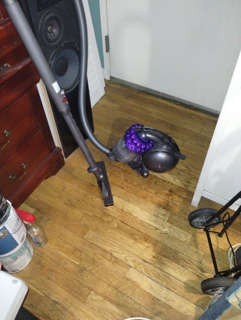 Dyson DC 47 Mini Ball Vacuum