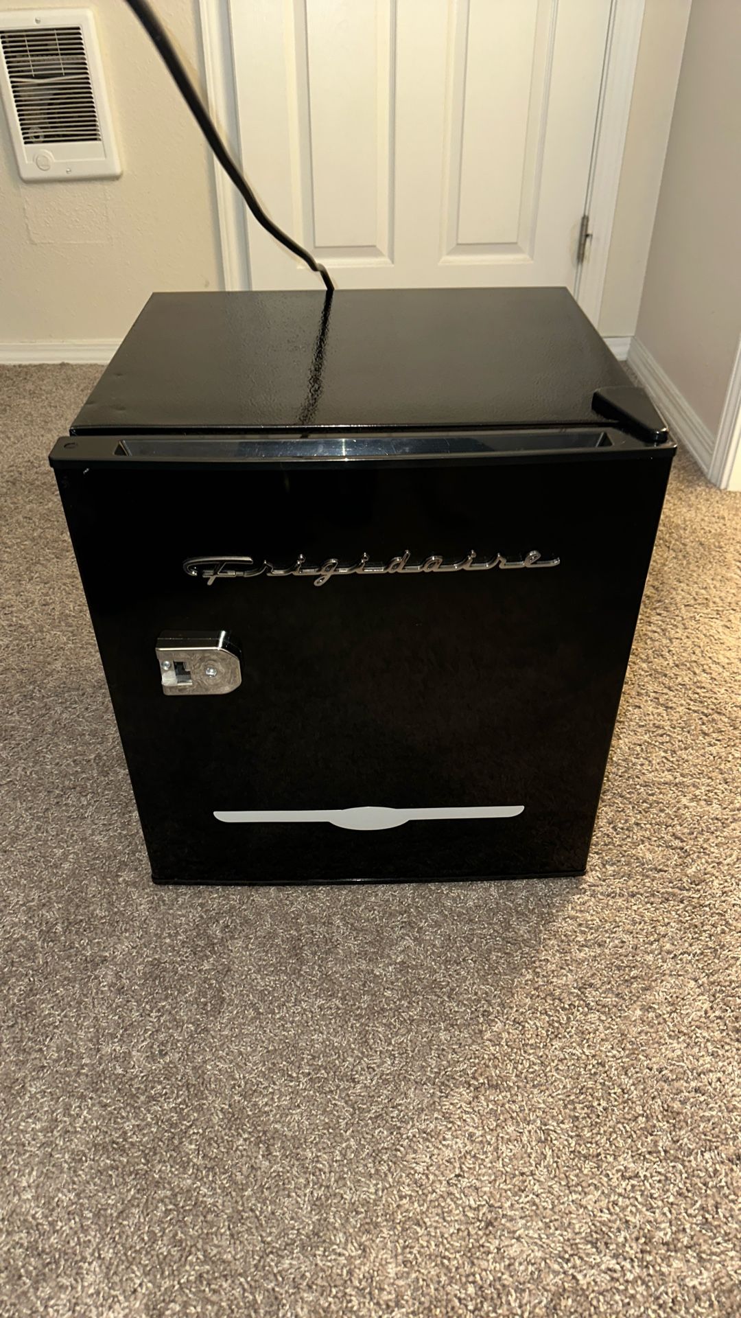 Frigidaire Mini fridge