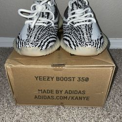 BRAND NEW Adidas Yeezy Boost 350 V2 Zebras 2017 Mens Size 11