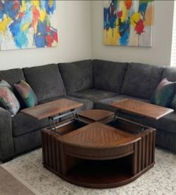 Coffee Table w Pop Up Trays