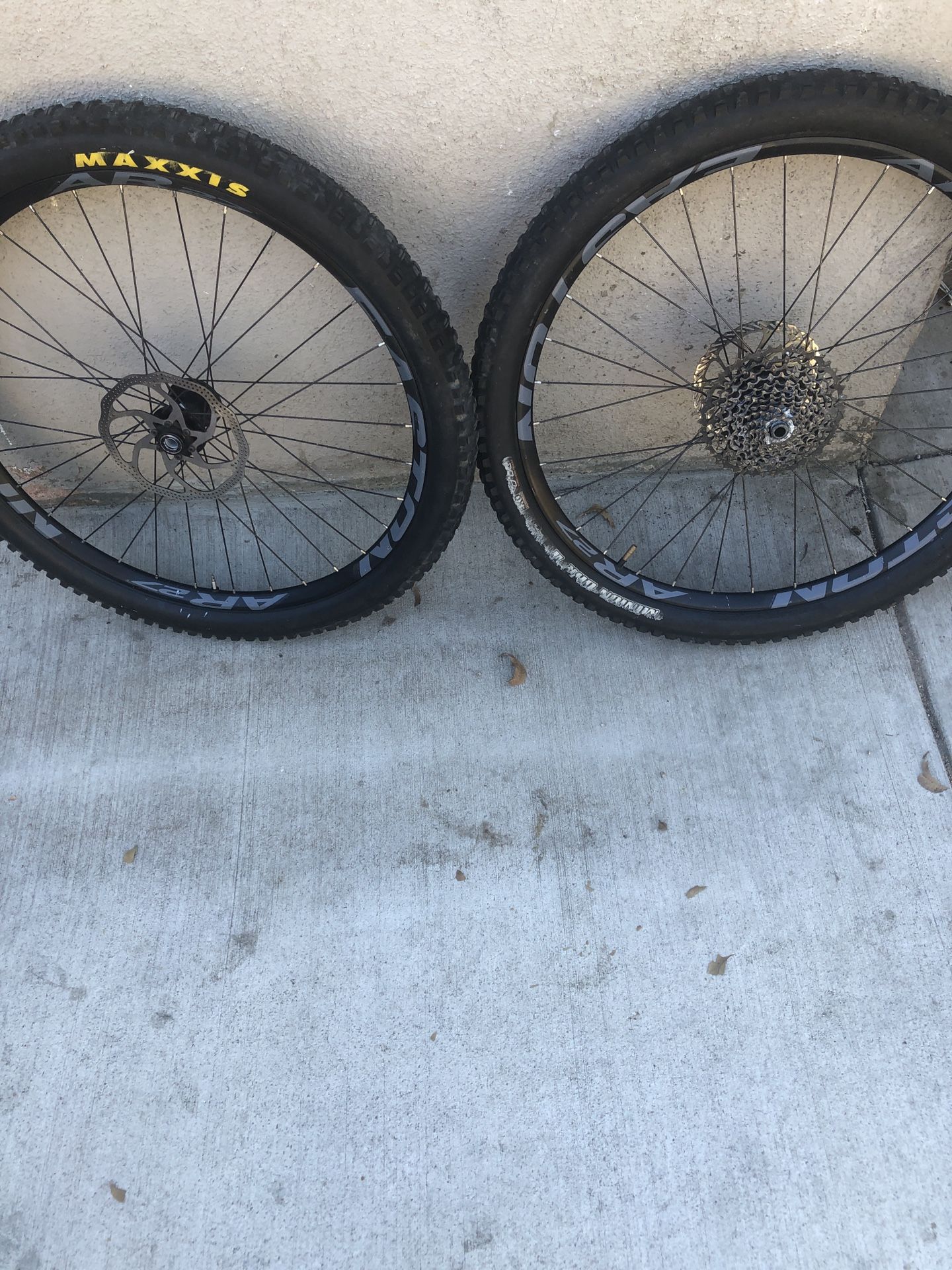 Easton AR27 27.5 Boost Rim Set With Thru Axle SRAM Hubs And Maxxis Minion Tires