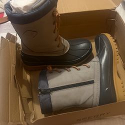 Girls Size 3 New Sperry Topsider Snow boots 
