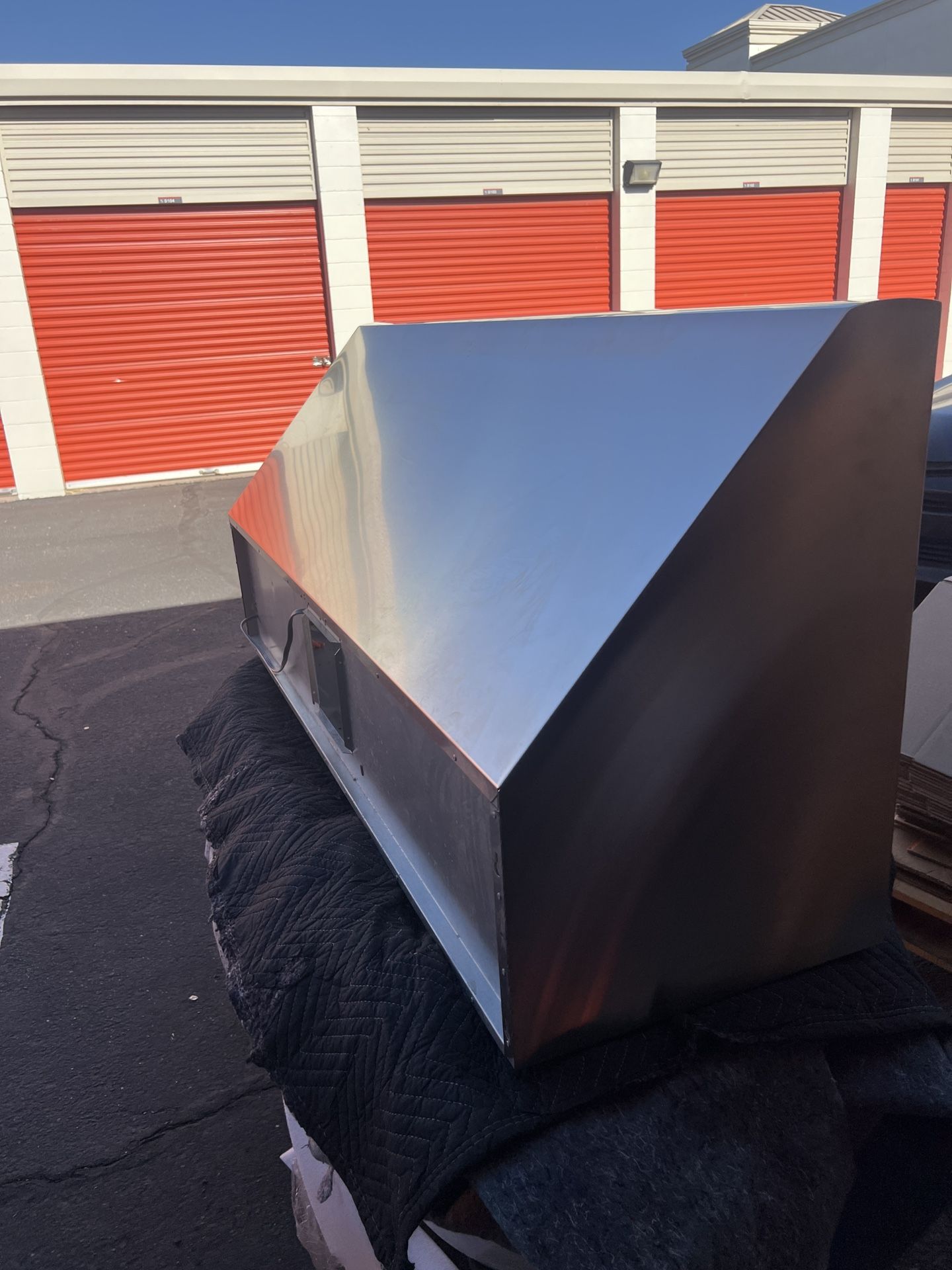 Vented Wall Mount Range Hood