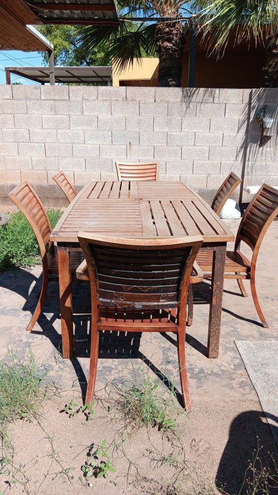 Table(metal Faux Teakwood) 6 Chairs.