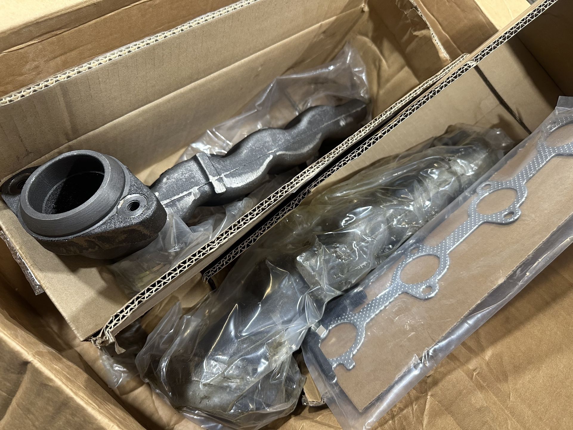 Ford V8 Exhaust Manifolds