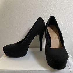 Lauren Conrad Black Suede Heels Size 7.5