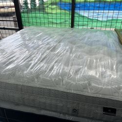 KING SIZE KLUFT AIRELOOM HANDMADE (LUXURY-PLUSH) PILLOW TOP MATTRESS & BOX SPRINGS BED SET