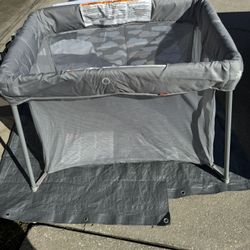 Skip Hop ..  Travel crib -Playpen 
