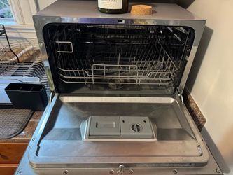 Danby Countertop Dishwasher – No Permanent Installation – $195 OBO