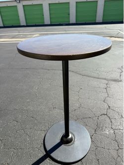 2 Commercial Starbucks High Café Tables – Restaurant Quality