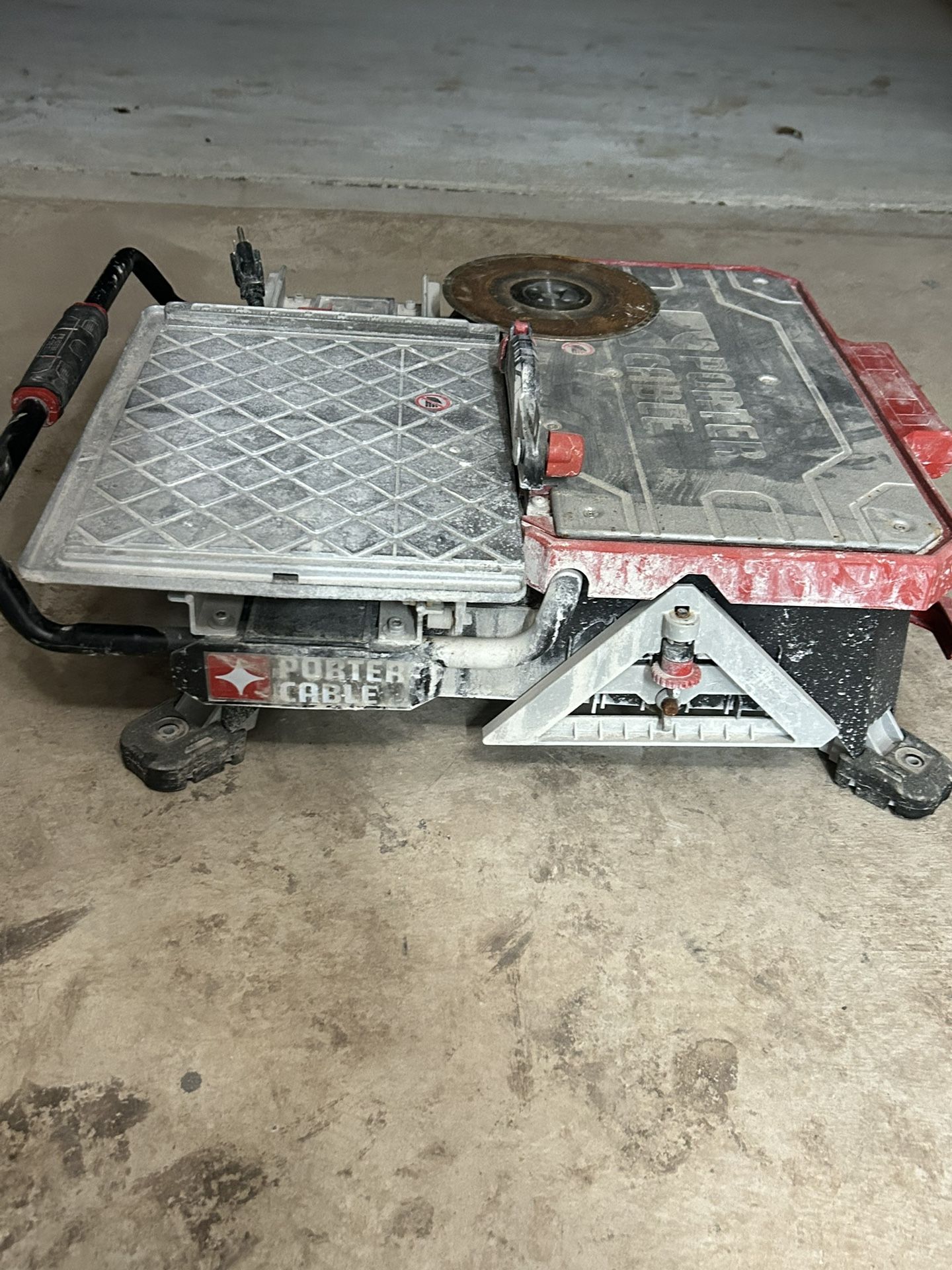 Porter Cable Table Saw With Extra Blade. 