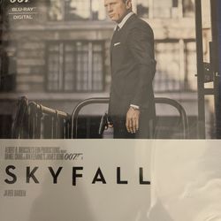 007 SKYFALL (Blu-Ray + Digital-2012) NEW!