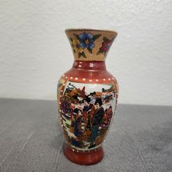 Japanese Satsuma Style Handmade Vase Multicolor Floral & Geisha Figural Design