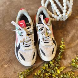 6.5 US Woman/girls Shoe