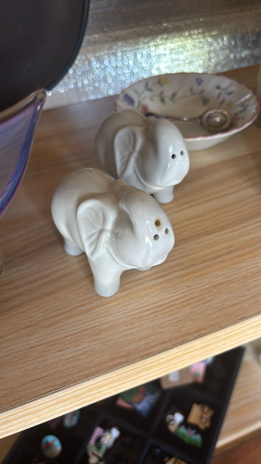 ELEPHANT SALT & PEPPER SHAKER