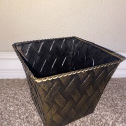 Metal FLower Planter Pot