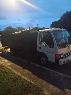 Dump truck