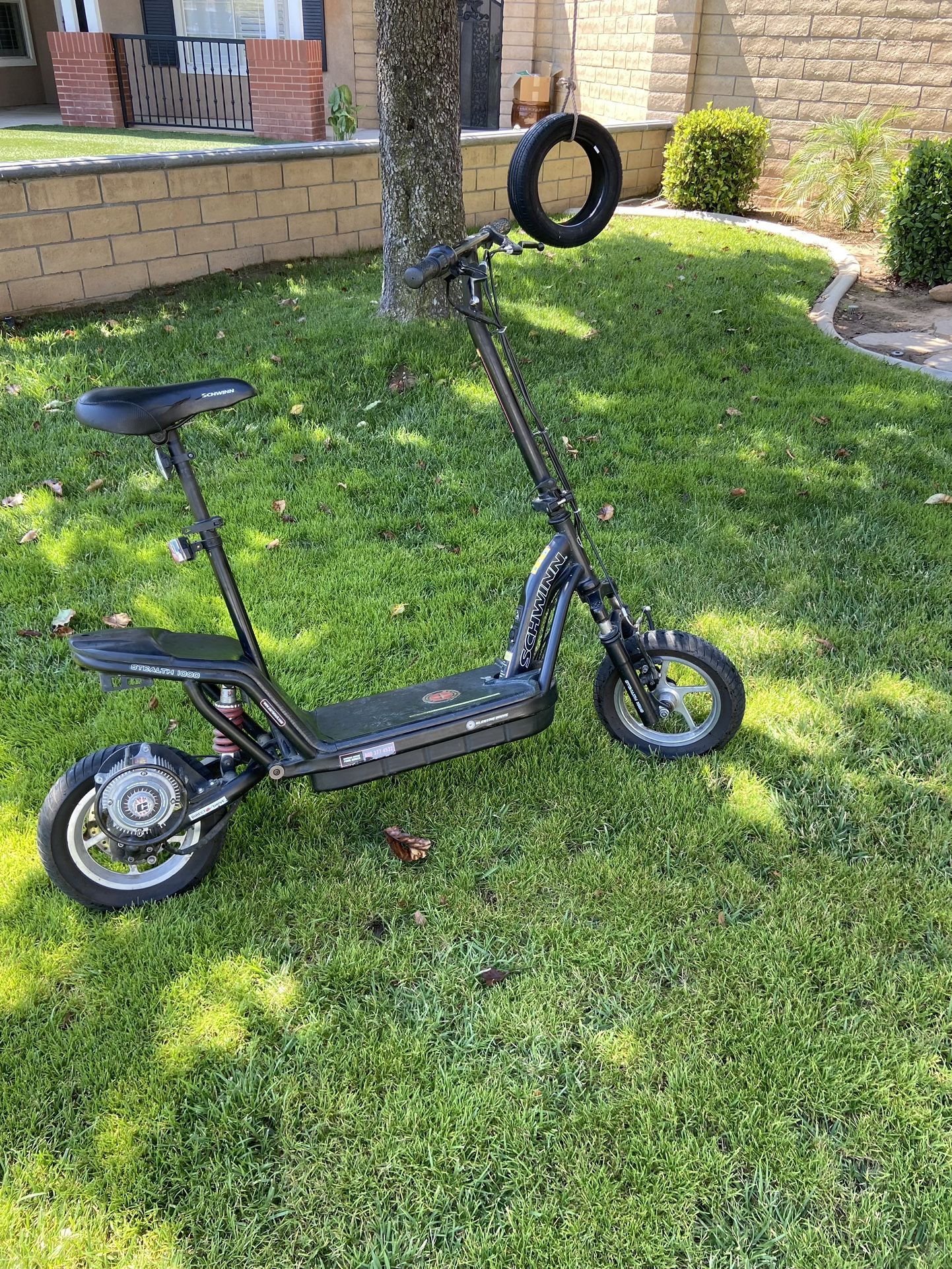 Schwinn Stealth S1000 Electric Scooter for Sale in Corona, CA OfferUp