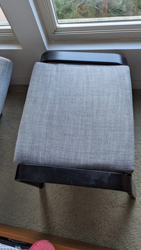 Ottoman/ Footstool With Cushion