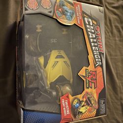 Toy R/C Stunt Vehicle 