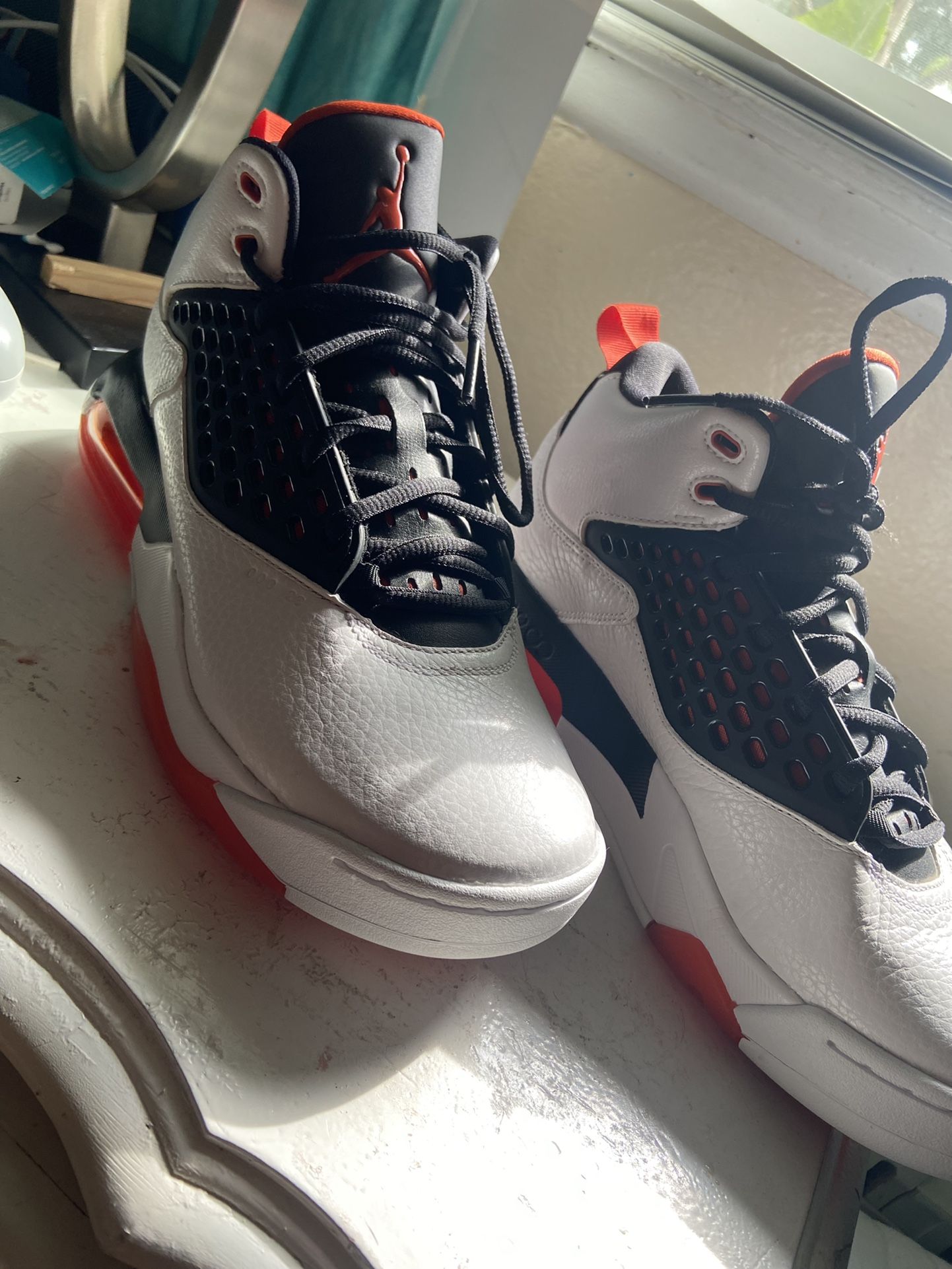 JORDAN MAXIN 200 'WHITE TEAM ORANGE'
