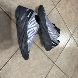 Yeezy 700 MNVN