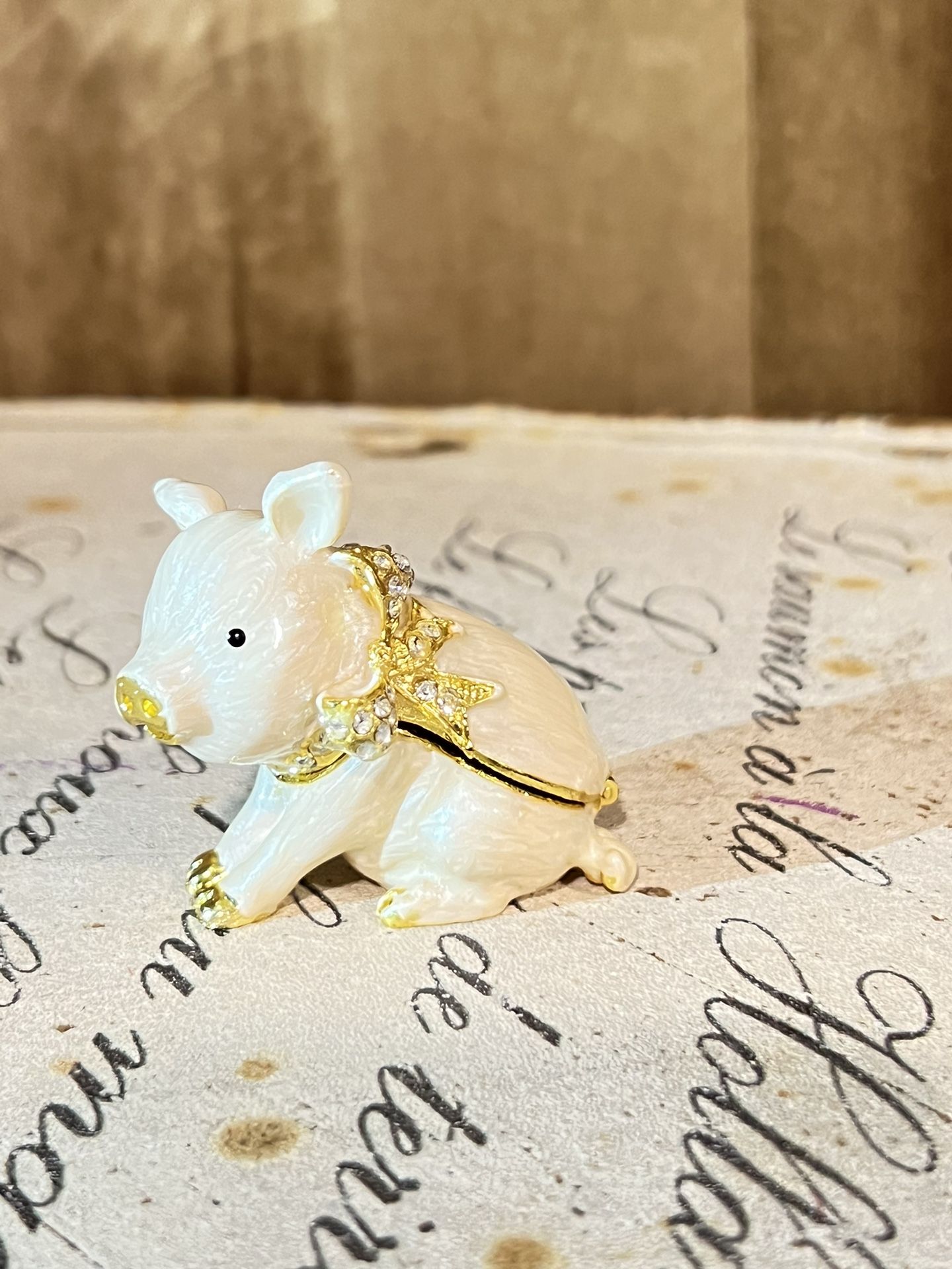 Pig CRYSTAL JEWERLY ENAMEL LITTLE PIG HINGED TRINKET/PILL JEWELRY BOX