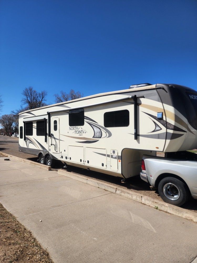 Jayco North Point 377RLBH