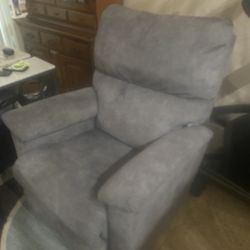 Gray Lazy boy recliner Great Condition 
